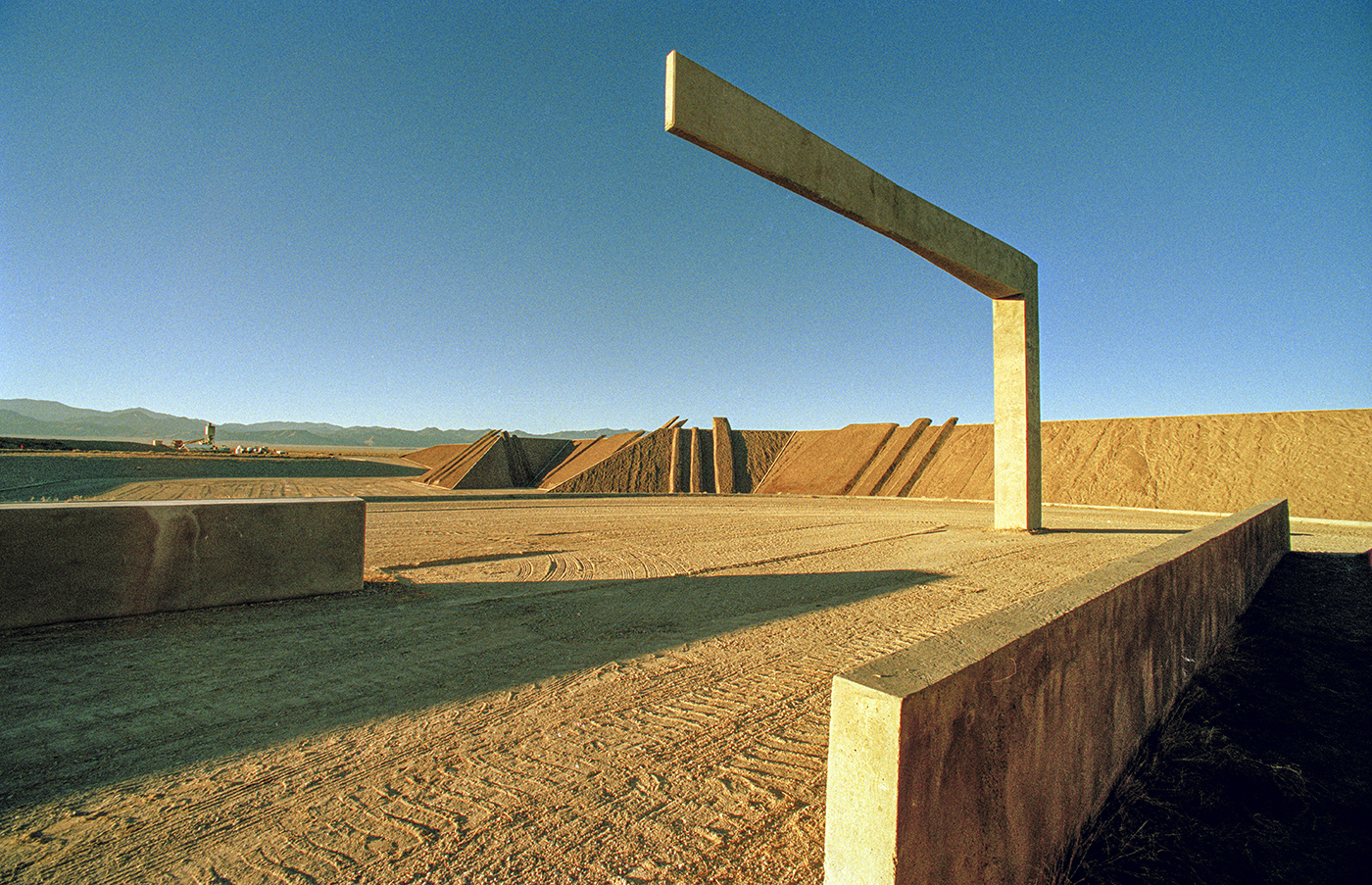 Michael heizer clearance city